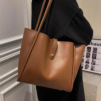 Лесна чанта-тоут голям капацитет, корейската версия, есен-зима, нова дамски висококачествена чанта от изкуствена кожа, чанта за пътуване