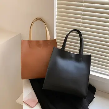 Модни дамски чанти за ръце 2023, Корейската стилна чанта-тоут голям капацитет, популярна чанта от изкуствена кожа